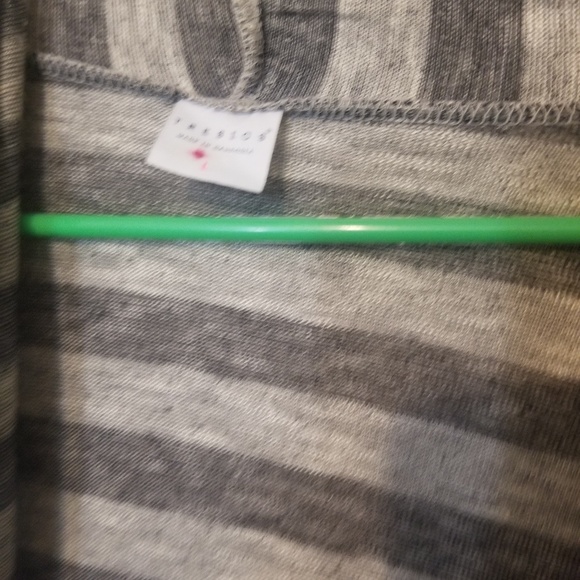 Cute light cardigan - Picture 4 of 4